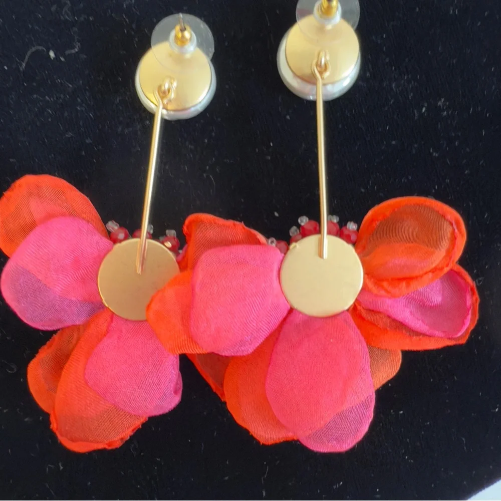 CAMILA COELHO Vibrant Pink and Red Floral Earrings NWOT - Picture 5 of 6